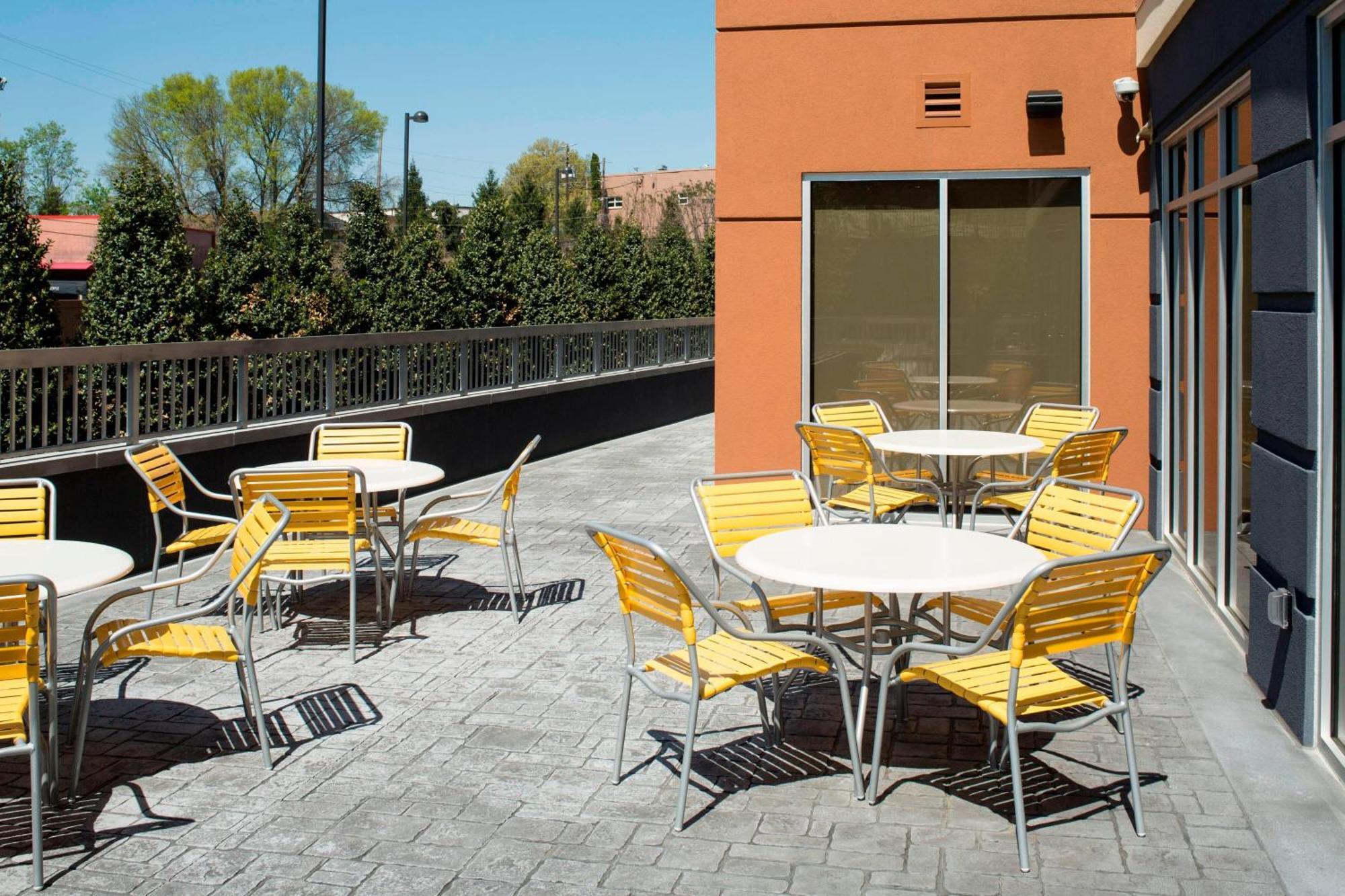 Fairfield Inn & Suites By Marriott Hershey Chocolate Avenue Exterior photo